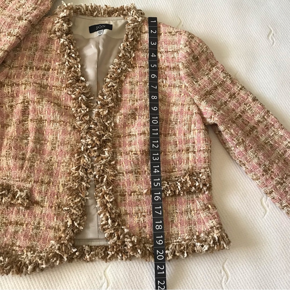 JON Designer Vtg Tweed Skirt Suit Pink Tan Bouclé Fringe Jacket 8 Nostalgic Rare - Picture 10 of 16